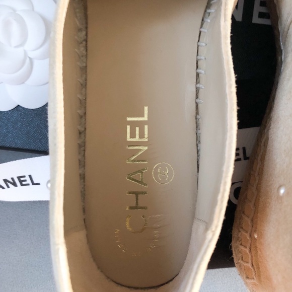 Sold Chanel 17B Beige CC Pearl Espadrille flats - Picture 7 of 8